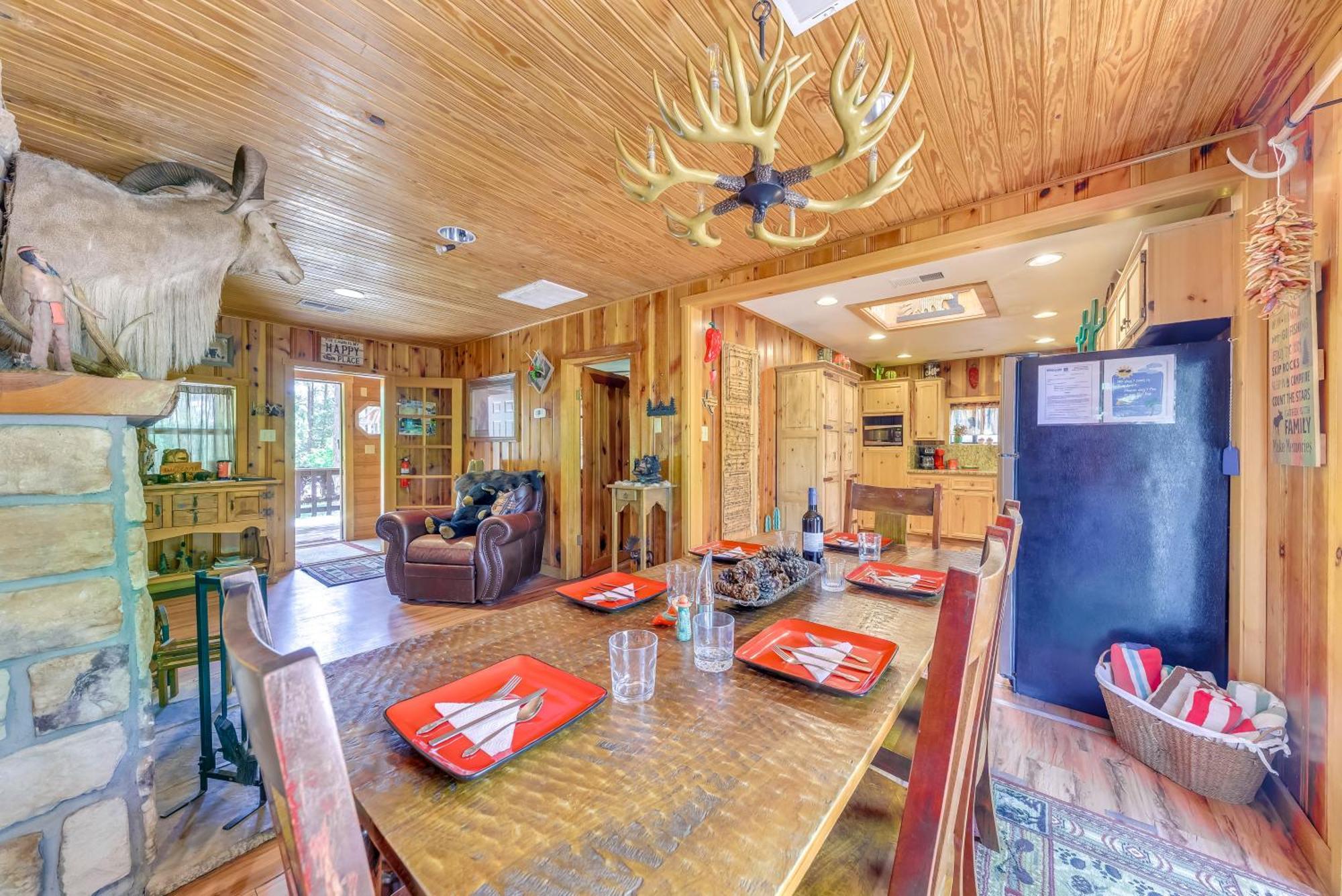 Unique Bear Country Cabin In Ruidoso With Hot Tub! Exterior photo